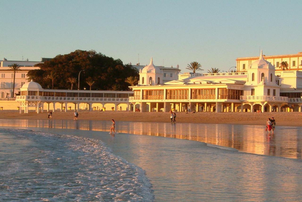 Gades Suite Cádiz Buitenkant foto